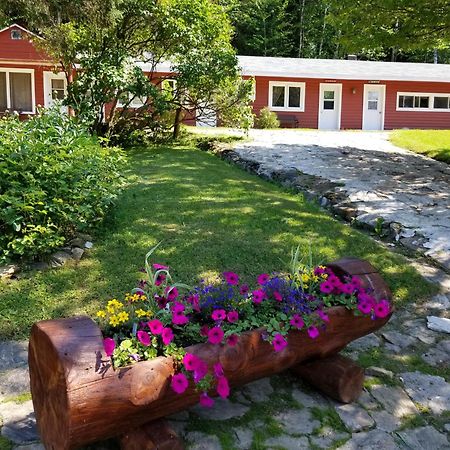Kan-A-Mouche Pourvoirie Auberge Et Chalets Saint-Michel des Saints Exterior photo