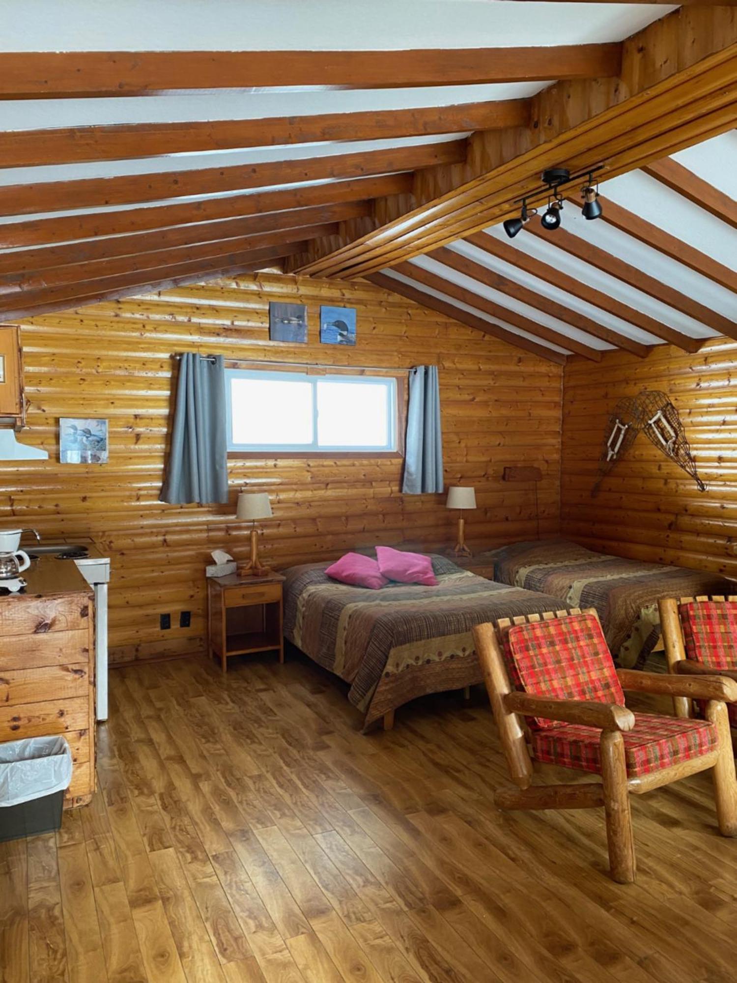 Kan-A-Mouche Pourvoirie Auberge Et Chalets Saint-Michel des Saints Room photo